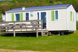 Camping Menez Bichen 3*, Camping 3* à Saint Nic (Finistère) - Location Mobil Home pour 5 personnes - Photo N°1