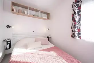 Camping Saint Tro'Park 4*, Camping 4* à Saint Trojan les Bains (Charente Maritime) - Location Mobil Home pour 6 personnes - Photo N°9