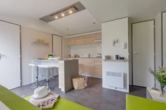 Camping Village de La Guyonnière 5*, Camping 5* à Saint Julien des Landes (Vendée) - Location Mobil Home pour 6 personnes - Photo N°6