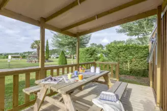 Camping Village de La Guyonnière 5*, Camping 5* à Saint Julien des Landes (Vendée) - Location Mobil Home pour 4 personnes - Photo N°4