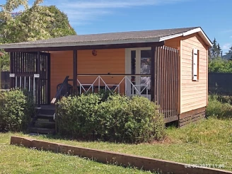 Camping l'Olivier 3*, Camping 3* à Massillargues Attuech (Gard) - Location Chalet pour 2 personnes - Photo N°1