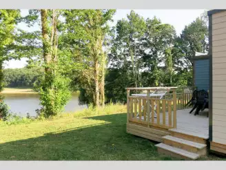 Domaine du Moulin Neuf 3* , Camping 3* à Rochefort en Terre (Morbihan) - Location Chalet pour 4 personnes - Photo N°4