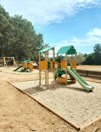 Domaine du Moulin Neuf 3* , Camping 3* à Rochefort en Terre (Morbihan) - Location Chalet pour 4 personnes - Photo N°12