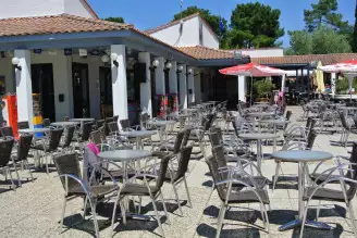 Camping La Pignade 4*, Camping 4* à Ronce les Bains (Charente Maritime) - Location Mobil Home pour 6 personnes - Photo N°9