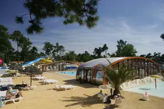 Camping La Pignade 4*, Camping 4* à Ronce les Bains (Charente Maritime) - Location Mobil Home pour 6 personnes - Photo N°11