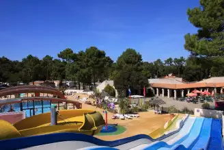 Camping La Pignade 4*, Camping 4* à Ronce les Bains (Charente Maritime) - Location Mobil Home pour 6 personnes - Photo N°12