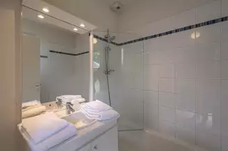 Le Domaine du Golf 3*, Camping 3* à Saumur (Maine et Loire) - Location Chalet pour 3 personnes - Photo N°24
