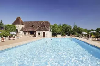 Camping de la Paille Basse 5*, Camping 5* à Souillac (Lot) - Location Bungalow pour 4 personnes - Photo N°4