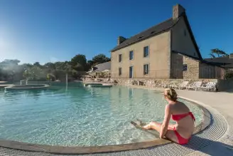  Domaine de l'Orangerie de Lanniron 5*, Camping 5* à Quimper (Finistère) - Location Mobil Home pour 6 personnes - Photo N°12