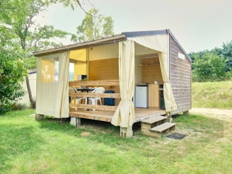 Ludo Camping 3*, Camping 3* à Lussas (Ardèche) - Location Bungalow pour 4 personnes - Photo N°2