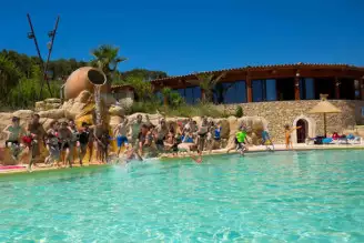 Camping Mer et Camargue 4*, Camping 4* à Calvisson (Gard) - Location Mobil Home pour 6 personnes - Photo N°3