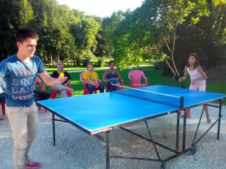 Camping Le Lizot 3*, Camping 3* à Saint Mandé sur Brédoire (Charente Maritime) - Location Mobil Home pour 4 personnes - Photo N°5