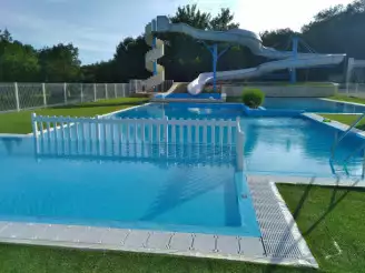 Camping Le Lizot 3*, Camping 3* à Saint Mandé sur Brédoire (Charente Maritime) - Location Mobil Home pour 4 personnes - Photo N°13