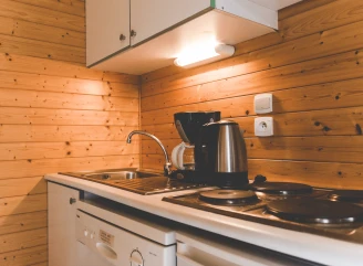Natura Resort Pescalis 3*, Camping 3* à Moncoutant (Deux Sèvres) - Location Chalet pour 2 personnes - Photo N°4
