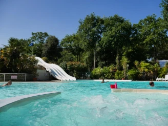 Camping Les Pierres Couchées 4*, Camping 4* à Saint Brevin les Pins (Loire Atlantique) - Location Mobil Home pour 6 personnes - Photo N°3
