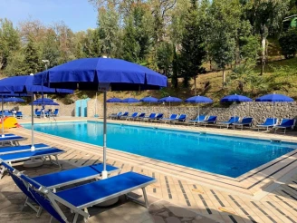 Villaggio Santa Fortunata 4*, Camping 4* à Sorrento (Naples) - Location Mobil Home pour 2 personnes - Photo N°3