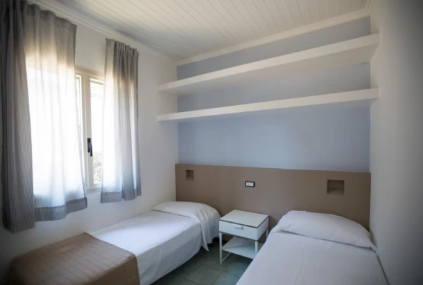 Camping Village Paestum 4*, Camping 4* à Eboli (Salerne) - Location Bungalow pour 4 personnes - Photo N°6