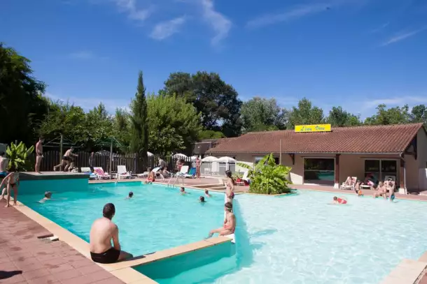 Camping l'Eau Vive 3*, Camping 4* à Carennac (Lot) - Location Mobil Home pour 5 personnes - Photo N°2