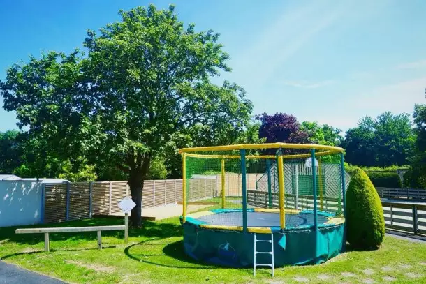 Camping Paradis Bellevue 4*, Camping 4* à Erquy (Cotes d'Armor) - Location Chalet pour 4 personnes - Photo N°7
