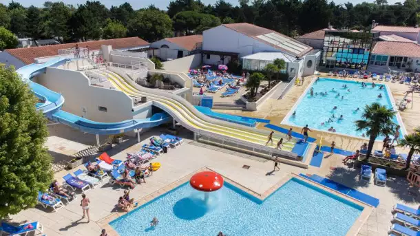 Camping Le Bois Masson 4*, Camping 4* à Saint Jean de Monts (Vendée) - Location Mobil Home pour 8 personnes - Photo N°2