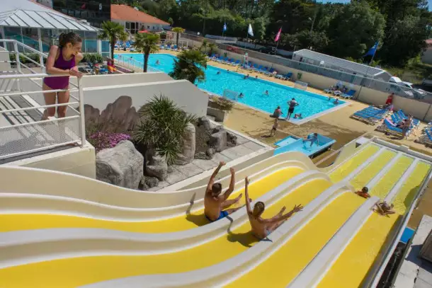 Camping Le Bois Masson 4*, Camping 4* à Saint Jean de Monts (Vendée) - Location Mobil Home pour 8 personnes - Photo N°13