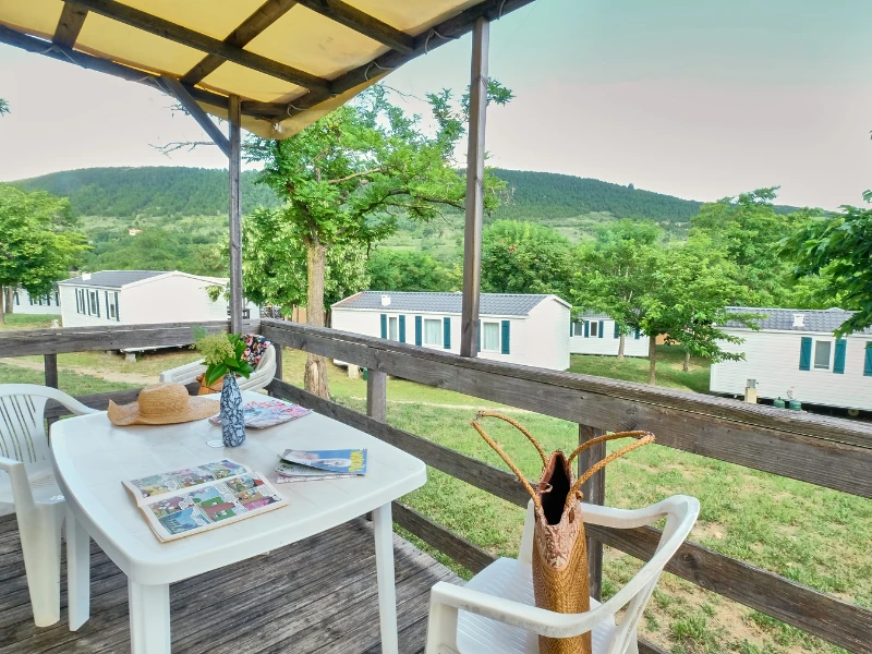 Ludo Camping 3*, Camping 3* à Lussas (Ardèche) - Location Mobil Home pour 6 personnes - Photo N°7
