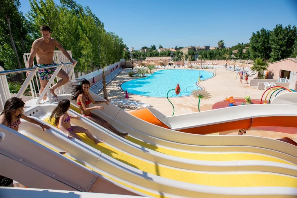 Camping Les Sables du Midi 4*, Camping 4* à Valras Plage (Hérault) - Location Mobil Home pour 8 personnes - Photo N°2