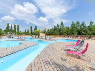  Camping La Fresnerie 4*, Camping 4* à Saint Gervais (Vendée) - Location Mobil Home pour 4 personnes - Photo N°6