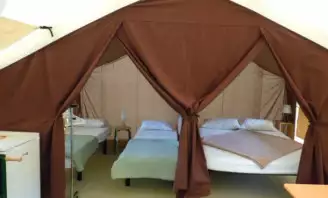 Camping Etche Zahar 3*, Camping 3* à Urt (Pyrénées Atlantiques) - Location Tente équipée pour 4 personnes - Photo N°6