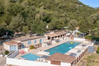 Camping Au Vallon Rouge 3*, Camping 3* à La Colle sur Loup (Alpes Maritimes) - Location Mobil Home pour 8 personnes - Photo N°2