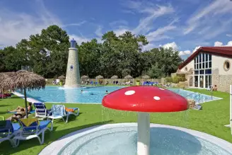 Camping Club Les Lacs 5*, Camping 5* à Soulac sur Mer (Gironde) - Location Mobil Home pour 4 personnes - Photo N°11