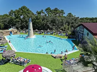 Camping Club Les Lacs 5*, Camping 5* à Soulac sur Mer (Gironde) - Location Mobil Home pour 4 personnes - Photo N°14