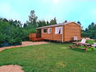 Camping Ferme Pédagogique de Prunay 4* - Ze collection, Camping 4* à Seillac (Loir et Cher) - Location Mobil Home pour 5 personnes - Photo N°1