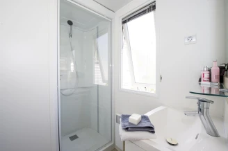 Camping La Pommeraie de l'Océan 4* Ze collection, Camping 4* à Trégunc (Finistère) - Location Mobil Home pour 5 personnes - Photo N°4