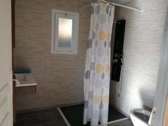 Camping Mas Llinas 3*, Camping 3* à Le Boulou (Pyrénées Orientales) - Location Mobil Home pour 4 personnes - Photo N°6