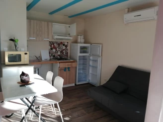 Camping Mas Llinas 3*, Camping 3* à Le Boulou (Pyrénées Orientales) - Location Mobil Home pour 4 personnes - Photo N°8