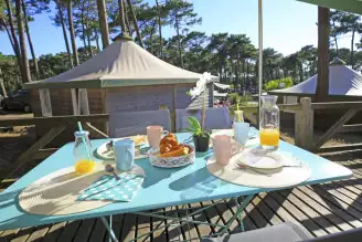 Camping Plage du Dramont 4*, Camping 4* à Agay (Var) - Location Chalet pour 5 personnes - Photo N°17