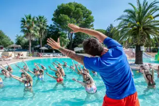 Camping Site de Gorge Vent 3*, Camping 3* à Fréjus (Var) - Location Bungalow pour 5 personnes - Photo N°8