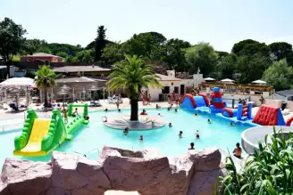 Camping Site de Gorge Vent 3*, Camping 3* à Fréjus (Var) - Location Bungalow pour 5 personnes - Photo N°13