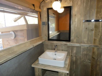 Camping Vilanova Park 4*, Camping 4* à Vilanova I la Geltru (Barcelone) - Location Tente équipée pour 5 personnes - Photo N°3