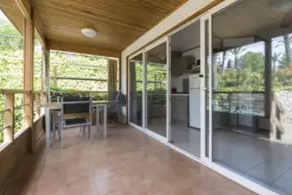 Camping Vilanova Park 4*, Camping 4* à Vilanova I la Geltru (Barcelone) - Location Bungalow pour 4 personnes - Photo N°5
