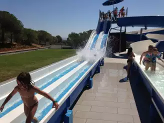 Camping Vilanova Park 4*, Camping 4* à Vilanova I la Geltru (Barcelone) - Location Bungalow pour 4 personnes - Photo N°13