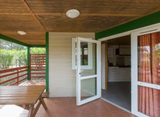 Camping Vilanova Park 4*, Camping 4* à Vilanova I la Geltru (Barcelone) - Location Bungalow pour 6 personnes - Photo N°4