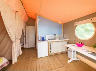 Camping de Kersentic 3*, Camping 3* à Fouesnant (Finistère) - Location Cabane pour 4 personnes - Photo N°12