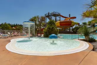 Camping Les Alizés 4*, Camping 4* à Lannion (Cotes d'Armor) - Location Mobil Home pour 6 personnes - Photo N°5