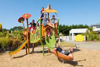 Camping Les Alizés 4*, Camping 4* à Lannion (Cotes d'Armor) - Location Mobil Home pour 6 personnes - Photo N°11