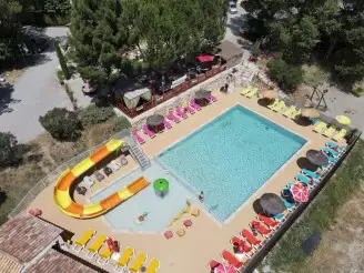 Camping La Rivière 3*, Camping 3* à Saint Maime (Alpes de Haute Provence) - Location Cabane pour 4 personnes - Photo N°2