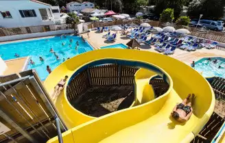 Camping Les Dunes 4*, Camping 4* à Longeville sur Mer (Vendée) - Location Mobil Home pour 4 personnes - Photo N°3