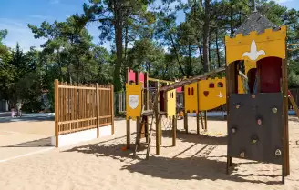 Camping Les Dunes 4*, Camping 4* à Longeville sur Mer (Vendée) - Location Mobil Home pour 4 personnes - Photo N°7