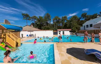 Camping Les Dunes 4*, Camping 4* à Longeville sur Mer (Vendée) - Location Mobil Home pour 4 personnes - Photo N°9